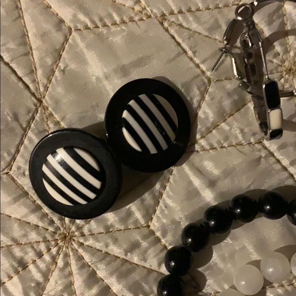 Bundled 3 bracelets w/ 3 black n white earrings - Picture 3 of 5